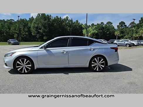 Used 2021 Nissan Altima 2.5 SR w/ SR Premium Package FWD image 25