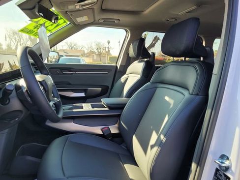 New 2026 Kia EV9 Light image 8