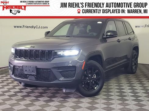 Used 2024 Jeep Grand Cherokee Altitude AWD/4WD image 1