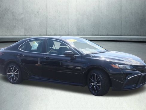 Used 2024 Toyota Camry SE FWD image 15