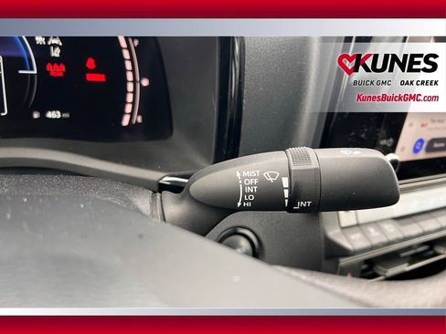 Used 2025 Toyota Camry SE image 19