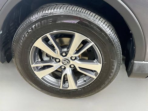 Certified 2017 Toyota RAV4 XLE FWD image 28