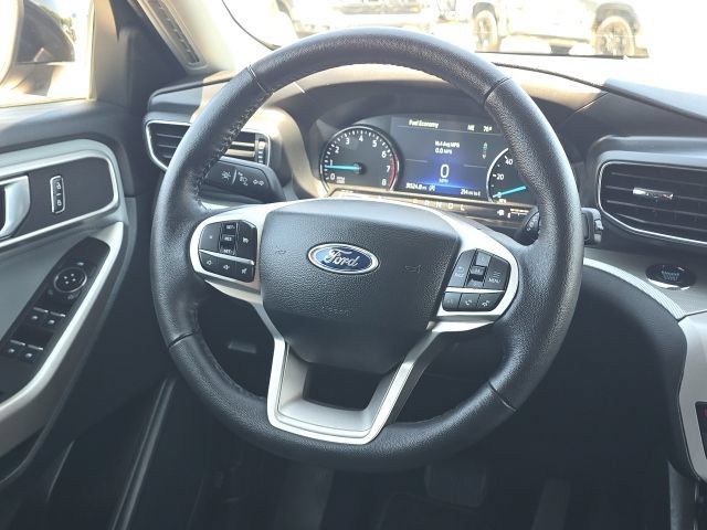Used 2024 Ford Explorer XLT w/ Equipment Group 202A RWD image 37