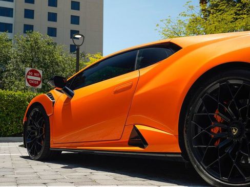 Used 2022 Lamborghini Huracan STO image 15