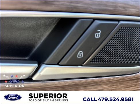 Used 2025 Volkswagen Atlas SEL AWD/4WD image 24
