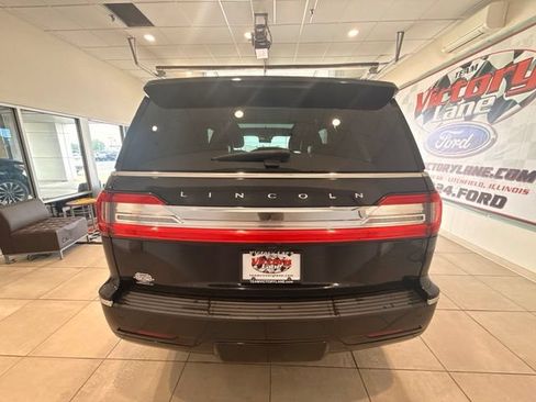 Used 2019 Lincoln Navigator Select AWD/4WD image 8