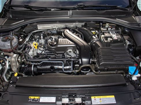 Used 2023 Volkswagen Jetta SE image 31