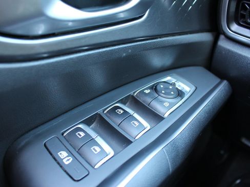 Certified 2023 Kia Sorento EX image 28