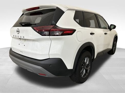 Used 2023 Nissan Rogue S image 5