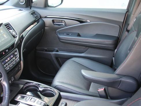 Used 2020 Honda Pilot Black Edition image 34