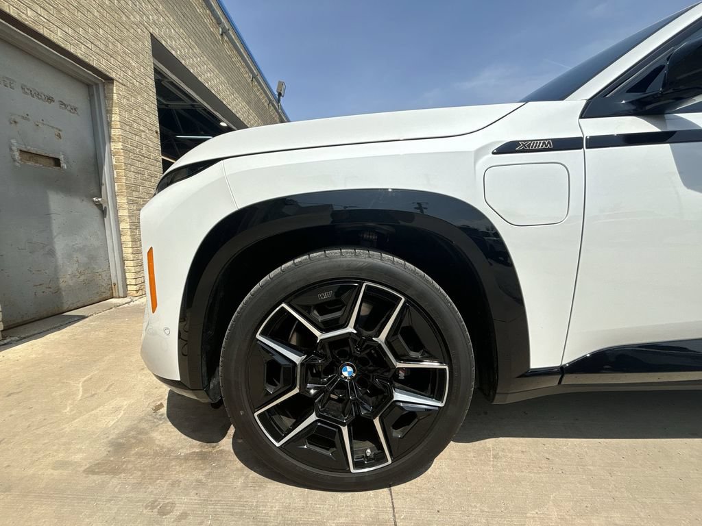 Used 2025 BMW XM AWD/4WD image 17