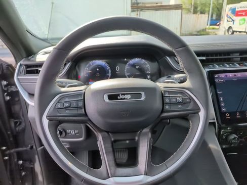 Used 2024 Jeep Grand Cherokee Limited AWD/4WD image 23