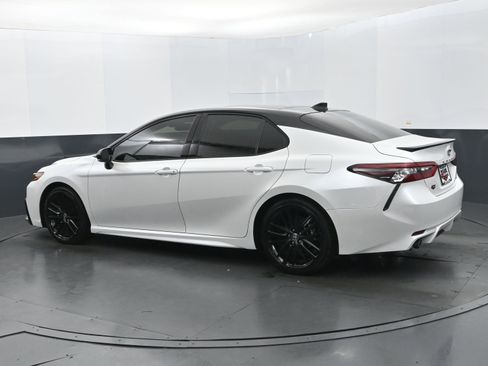 Used 2023 Toyota Camry XSE image 3