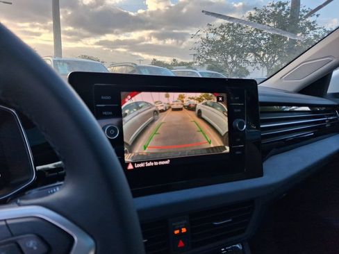 New 2026 Volkswagen Jetta SE FWD image 11