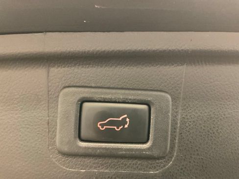 Used 2018 Subaru Outback 2.5i Limited AWD/4WD image 32