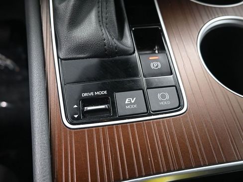 Used 2024 Toyota Sienna LE image 23