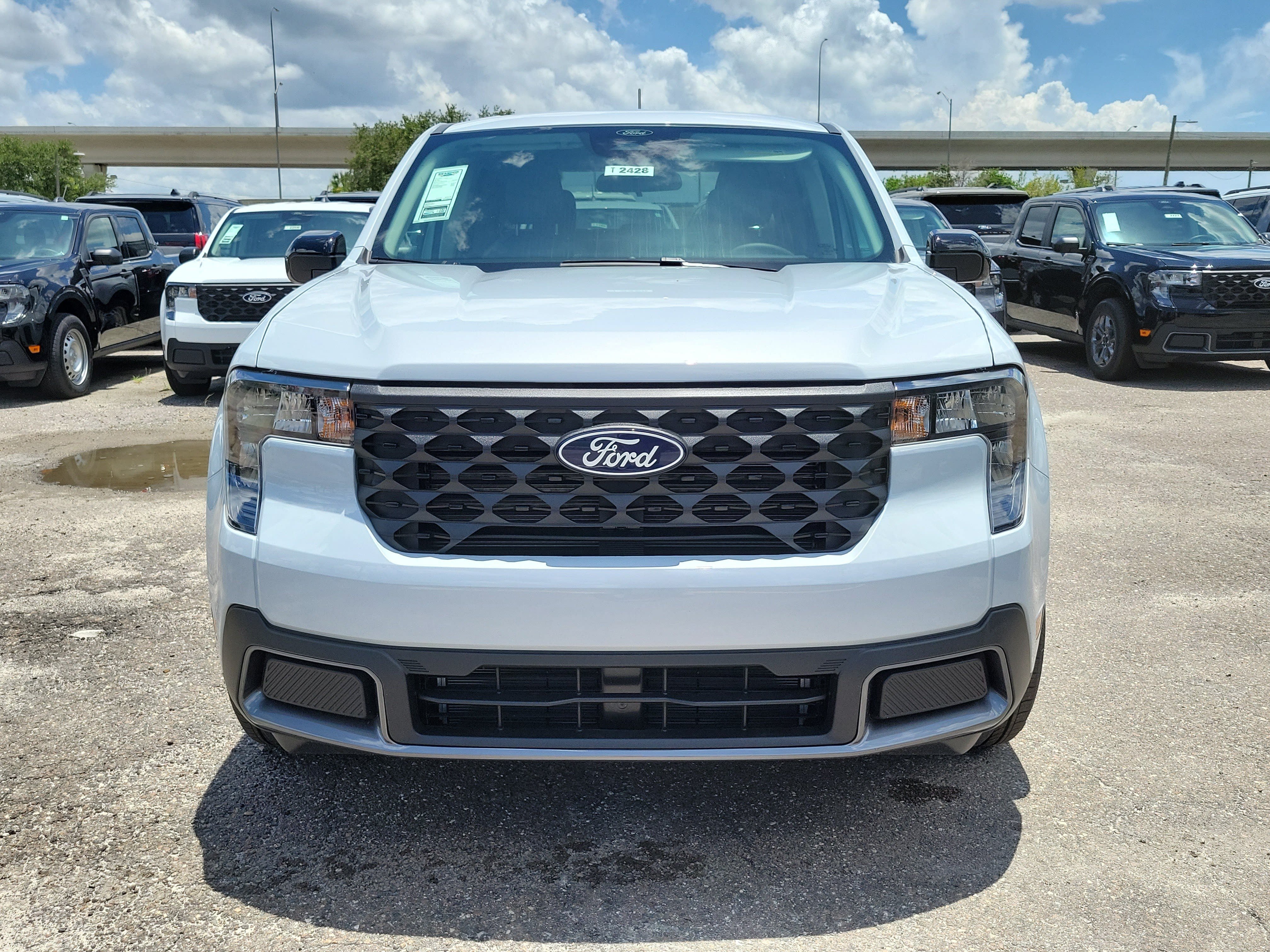 New 2026 Ford Maverick XLT w/ XLT Luxury Package FWD image 3