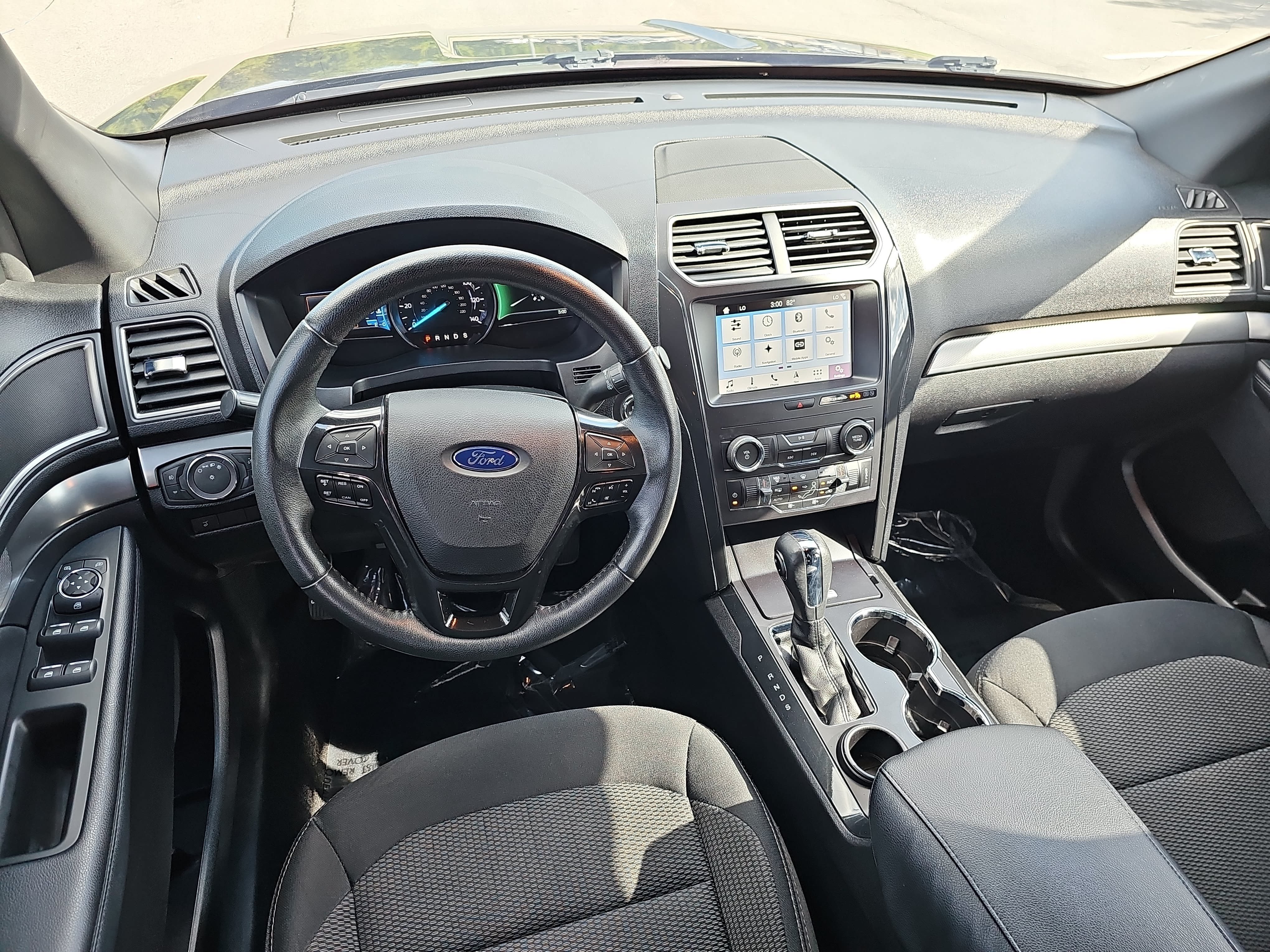 Used 2019 Ford Explorer XLT w/ Equipment Group 201A FWD image 16