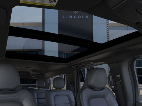 New 2023 Lincoln Navigator L Reserve image 22