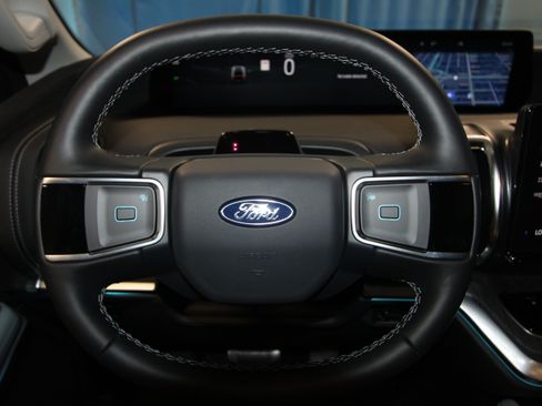 New 2026 Ford Expedition Max Platinum w/ Platinum Ultimate Package AWD/4WD image 10
