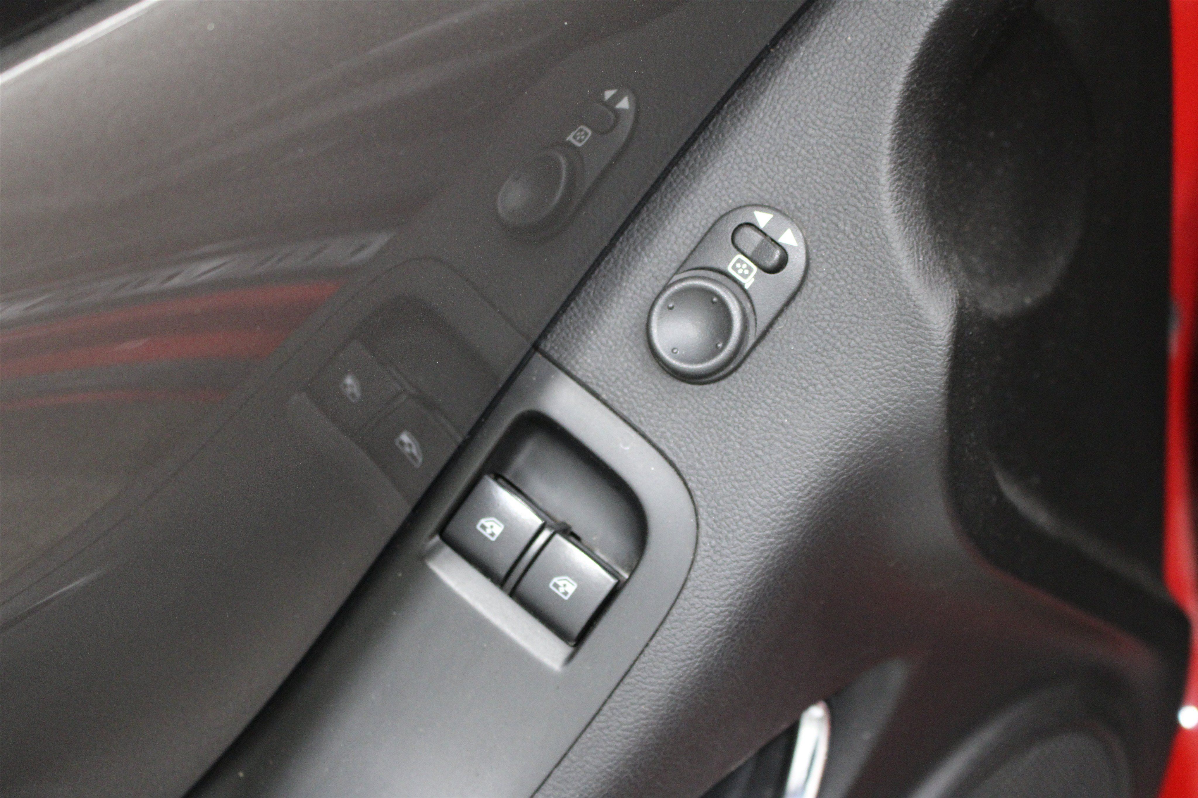 Used 2010 Chevrolet Camaro SS RWD image 7