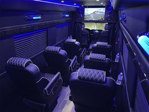 Used 2023 Mercedes-Benz Sprinter 3500 w/ Parking Package image 5