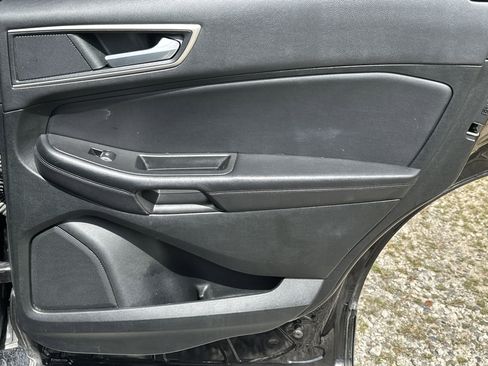 Used 2022 Ford Edge SEL image 16