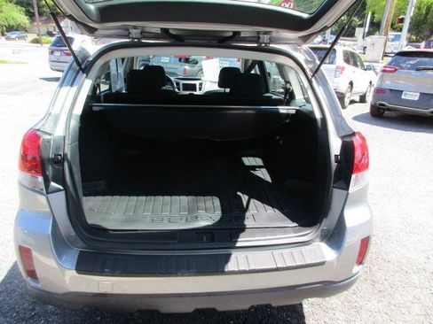 Used 2011 Subaru Outback 2.5i AWD/4WD image 10