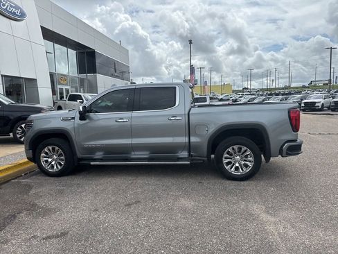 Used 2025 GMC Sierra 1500 Denali AWD/4WD image 10