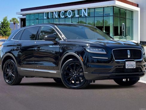 Used 2023 Lincoln Nautilus Reserve w/ Equipment Group 201A AWD/4WD image 2