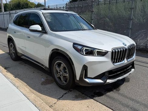 Used 2025 BMW X1 xDrive28i AWD/4WD image 4