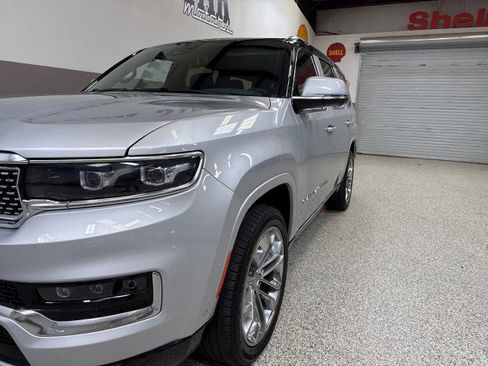 Used 2022 Jeep Grand Wagoneer Series II w/ Premium Group II image 10