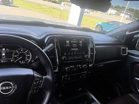 Used 2024 Nissan Titan Platinum Reserve w/ Moonroof Package AWD/4WD image 12