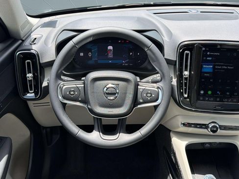 Certified 2026 Volvo XC40 B5 Plus AWD/4WD image 17