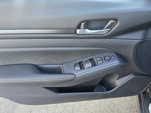 New 2025 Nissan Altima 2.5 SV image 16