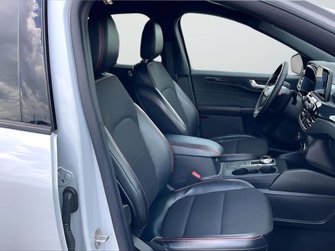 Used 2025 Ford Escape ST-Line FWD image 29