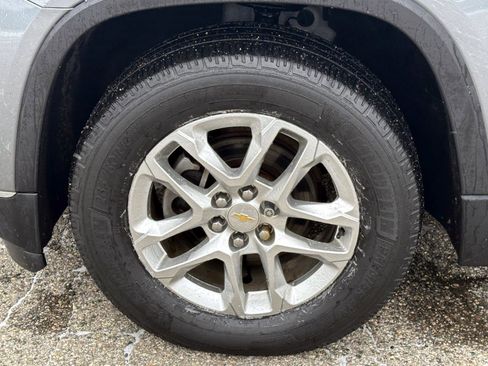 Used 2019 Chevrolet Traverse LT image 8