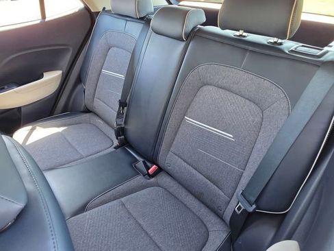 Used 2020 Hyundai Venue FWD image 25