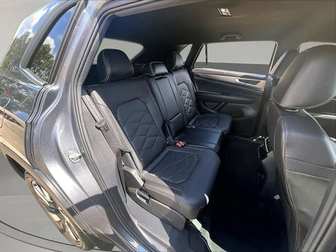 Used 2025 Volkswagen Atlas Cross Sport SE AWD/4WD image 29
