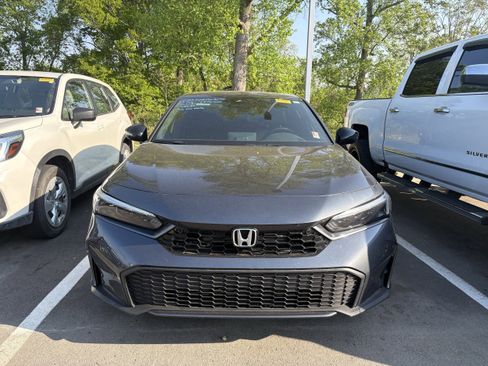 Used 2025 Honda Civic Sport image 2