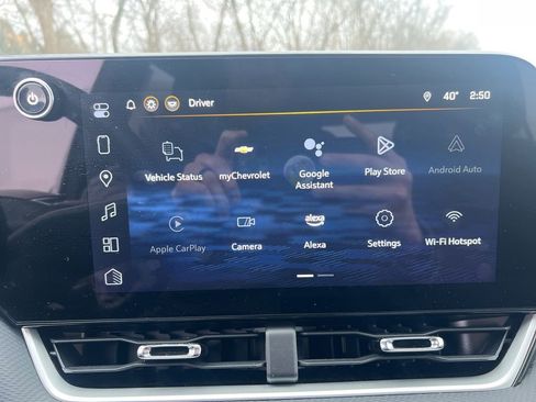 Used 2025 Chevrolet Equinox LT image 23