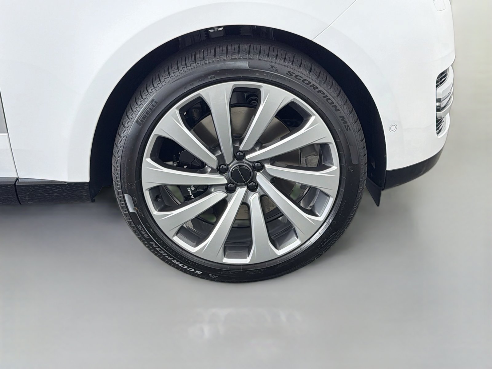 New 2026 Land Rover Range Rover Autobiography AWD/4WD image 36