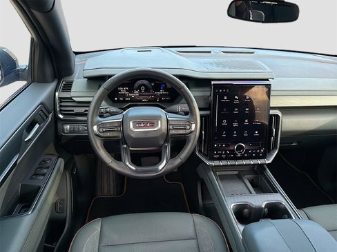 Used 2025 GMC Acadia AT4 image 23