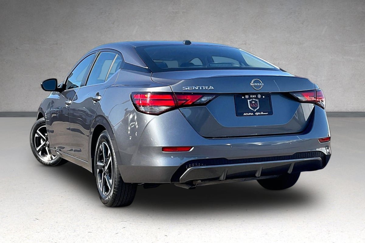 Used 2025 Nissan Sentra SV FWD image 33
