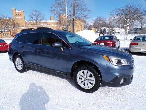Used 2016 Subaru Outback 2.5i Premium image 5