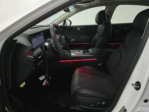 Used 2025 Genesis G80 2.5T Advanced image 6