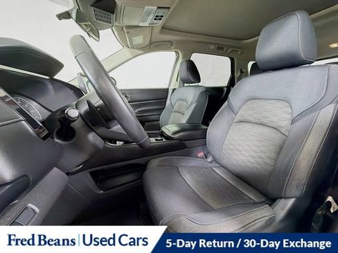 Used 2023 Nissan Pathfinder SV w/ SV Premium Package AWD/4WD image 27