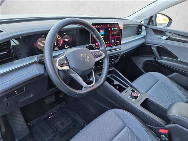 Used 2026 Volkswagen Tiguan SE FWD image 13