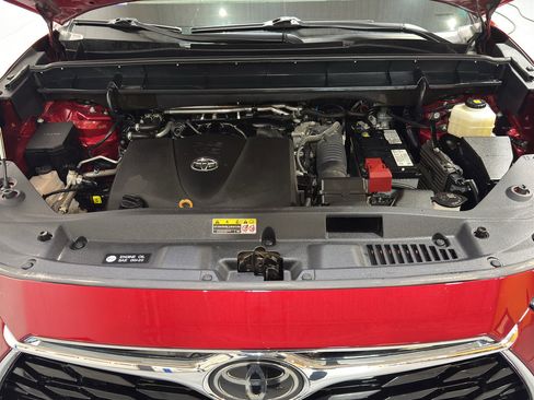 Used 2020 Toyota Highlander Platinum image 41