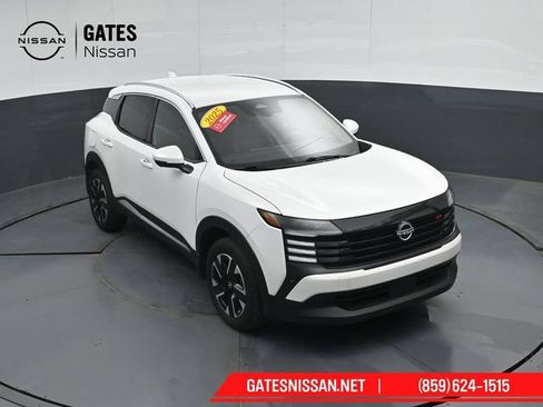 Certified 2025 Nissan Kicks SR AWD/4WD image 46